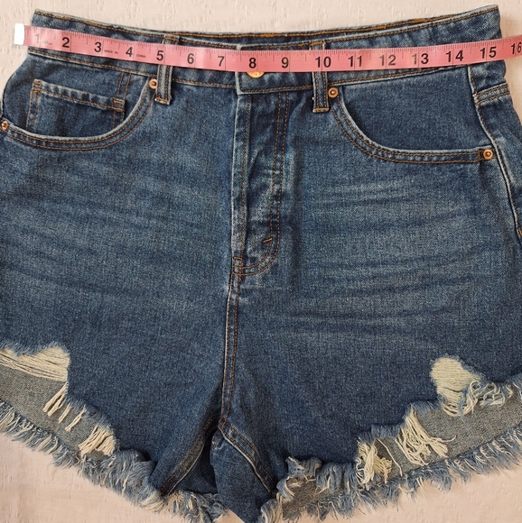 WILD FABLE Blue High-Waisted Jean Shorts - Picture 4 of 10